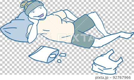 在客廳裡閒逛的女人 92767966