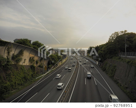 高速道路の風景。東名高速。 高速道路の風景。東名高速。 92768951