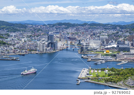 長崎県　長崎市の街並み　鍋冠山からの眺め 92769002