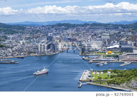 長崎県　長崎市の街並み　鍋冠山からの眺め 92769003