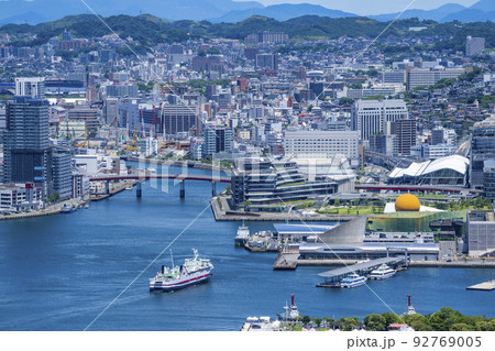 長崎県　長崎市の街並み　鍋冠山からの眺め 92769005