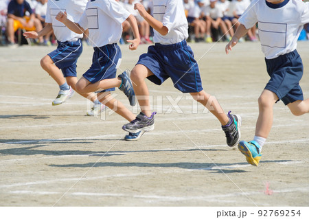 小学校の運動会  92769254