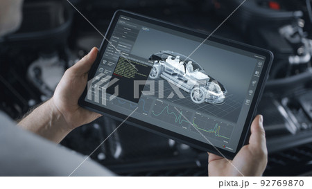 Car repairman makes wireless car diagnostics 92769870