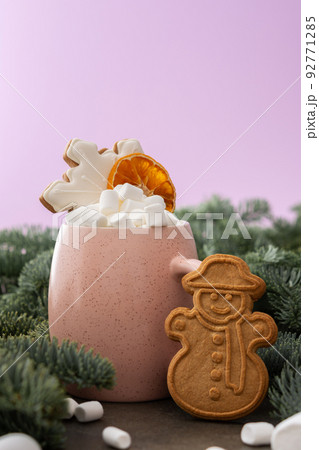 Christmas drink with marshmallows Christmas drink with marshmallows 92771285