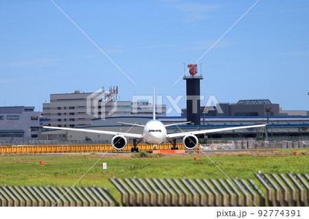 旅客機の離着陸　イメージ 92774391