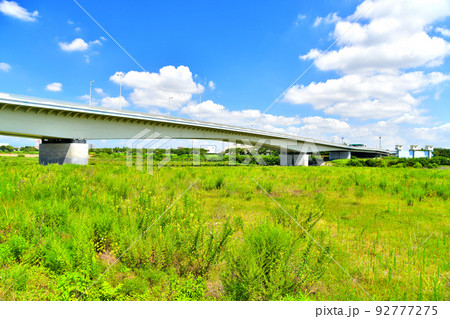 稲城大橋/多摩川を下流/稲城市側より望む(東京都府中市)【2022.7】 稲城大橋/多摩川を下流/稲城市側より望む(東京都府中市)【2022.7】 92777275