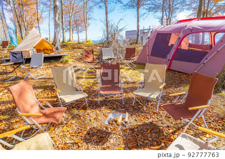 【キャンプ素材】秋のキャンプ風景【長野県】 92777763