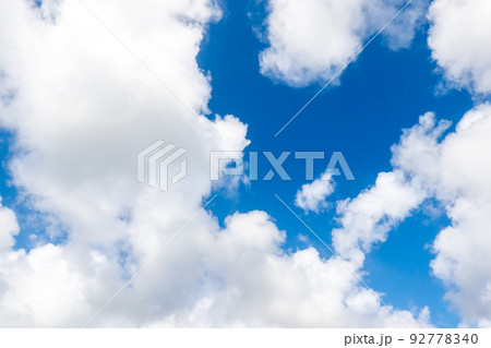 青空　雲　背景素材イメージ 92778340