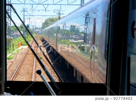 運転席より　小田急快速急行　先頭車からの絶景 92778402