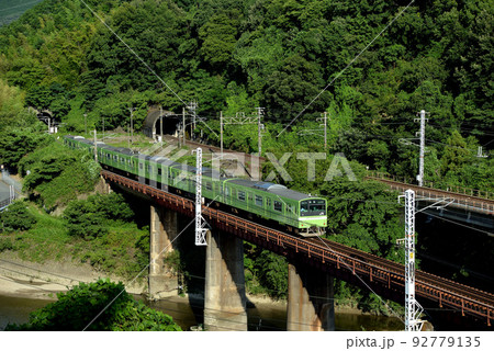 第六大和川橋梁を走る201系普通電車 第六大和川橋梁を走る201系普通電車 92779135