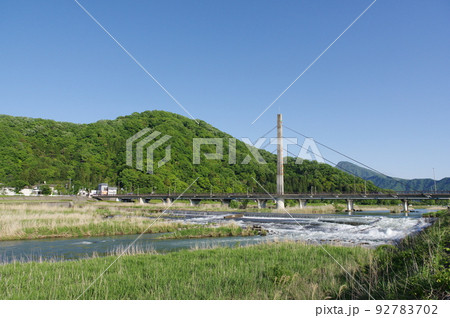 村国山と日野川 万代橋 福井県越前市 村国山と日野川 万代橋 福井県越前市 92783702