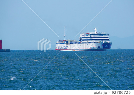 神戸港に向けて航行する こんぴら2(6)　兵庫県神戸市中央区 92786729