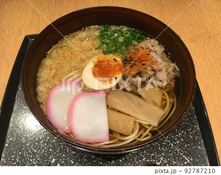 名物！中華麺を使った日本そば 92787210
