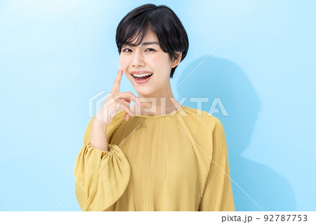 女性　ブルーバック 92787753
