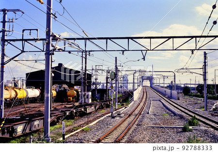 1999年　安治川口駅から見た貨物ターミナルの様子 92788333