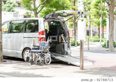 福祉車両　車椅子　訪問介護　車 92788713
