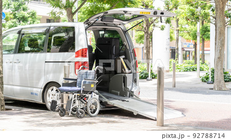 福祉車両　車椅子　訪問介護　車 92788714
