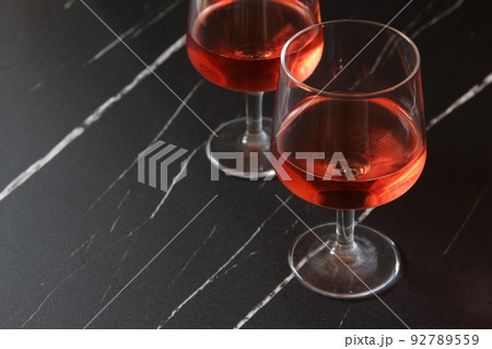 ロゼワインは夏の風物詩 ロゼワインは夏の風物詩 92789559