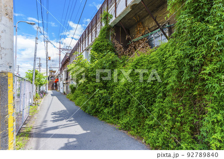 大阪市阿倍野　昭和エレジーな美章園・高架下住宅 92789840