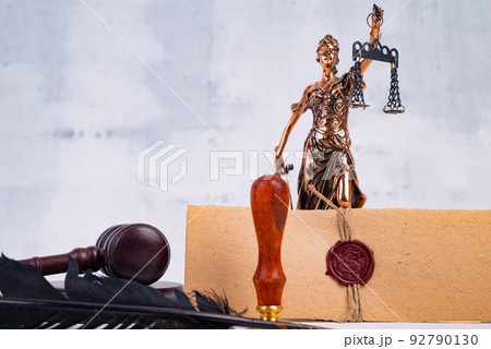 Notary's public pen and stamp on testament and last will. Notary public tools Notary's public pen and stamp on testament and last will. Notary public tools 92790130