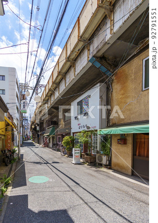 大阪市阿倍野　昭和ノスタルジックな美章園・高架下建築 92791551