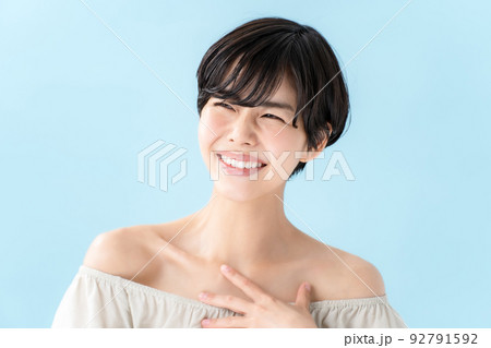 美容 女性 ブルーバック 美容 女性 ブルーバック 92791592