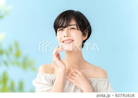 美容 女性 ブルーバック 美容 女性 ブルーバック 92791616