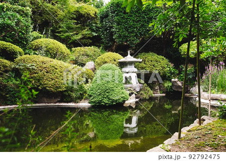 子安地蔵寺_池と緑豊かな樹々 子安地蔵寺_池と緑豊かな樹々 92792475
