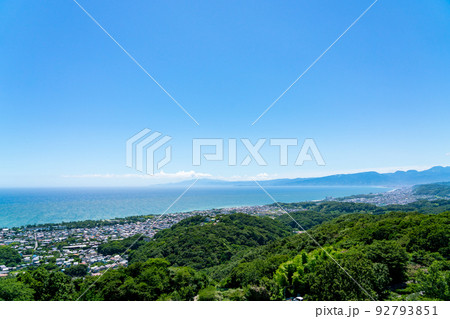 海岸沿いの街並み 92793851