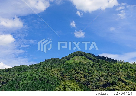 五山の送り火の筆頭、大文字山 92794414