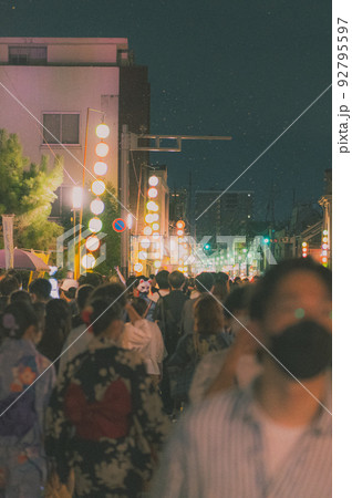 川越百万灯夏祭り　祭り　人混み 92795597