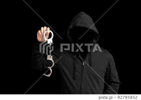 再犯、逃走する人物のイメージ 再犯、逃走する人物のイメージ 92795832