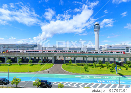 常滑市　中部国際空港駅に到着した名鉄2200系空港特急 92797194