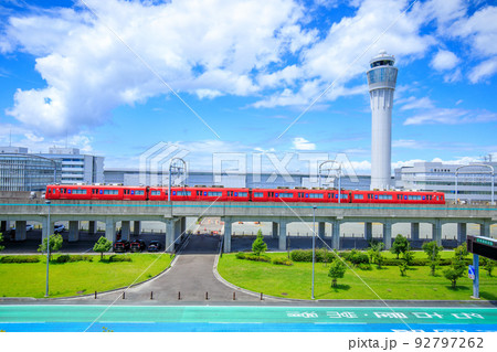 常滑市 中部国際空港駅に到着した名鉄2000系特急ミュースカイ 常滑市 中部国際空港駅に到着した名鉄2000系特急ミュースカイ 92797262