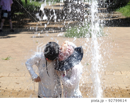 水遊び 92799614