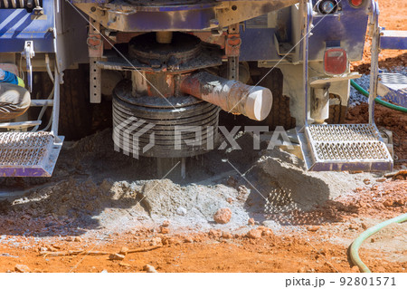 Portable hydraulic water well drilling rig with water extraction on a private plot 92801571