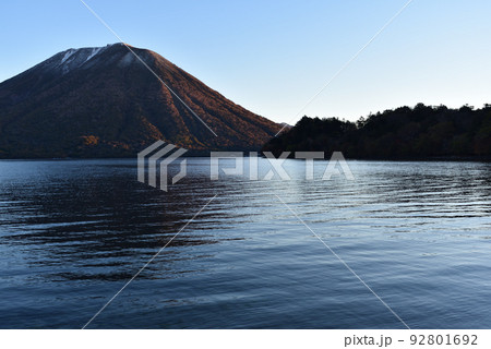 早朝の中禅寺湖、日光、栃木県 早朝の中禅寺湖、日光、栃木県 92801692