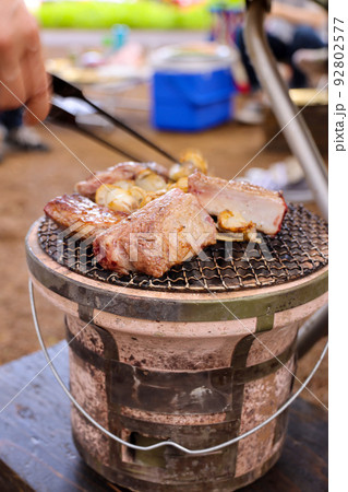 キャンプBBQ炭焼きのご馳走　七輪 92802577