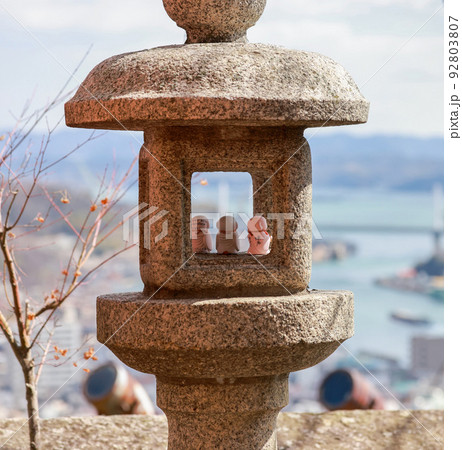 広島観光 尾道 千光寺鐘楼そばの灯籠 広島観光 尾道 千光寺鐘楼そばの灯籠 92803807