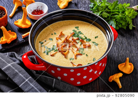 Kanttarellikeitto Finnish Chanterelle Soup in pot 92805090