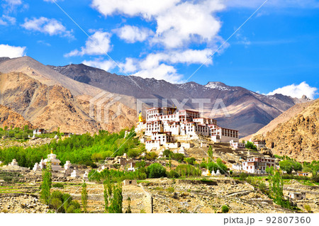 インド最北の秘境、ラダック地方のリキル僧院 92807360