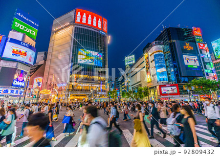 日本の東京都市景観 23万超全国で2日連続過去最多。悪夢BA.5…日本世界最多感染＝7月28日、渋谷 92809432