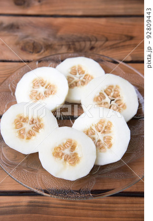 輪切りのマクワウリ 輪切りのマクワウリ 92809443