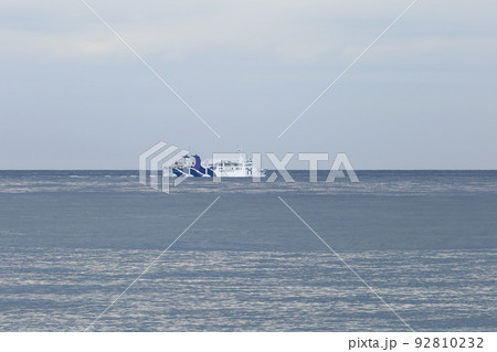 北海道 江差 江差沖を航行中のハートランドフェリーカランセ奥尻 北海道 江差 江差沖を航行中のハートランドフェリーカランセ奥尻 92810232
