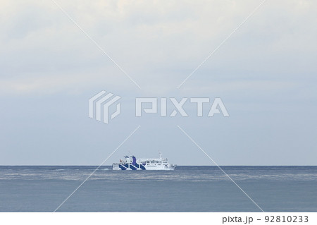 北海道 江差 江差沖を航行中のハートランドフェリーカランセ奥尻 北海道 江差 江差沖を航行中のハートランドフェリーカランセ奥尻 92810233