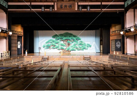 内子座 1階升席から見た舞台(正面) 内子座 1階升席から見た舞台(正面) 92810586
