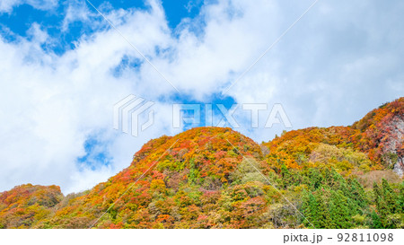 紅葉の山 紅葉の山 92811098