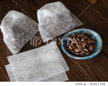 コーヒー豆を不織布に入れて作る香り袋。ルームフレグランス。 コーヒー豆を不織布に入れて作る香り袋。ルームフレグランス。 92811166