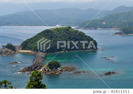 「徳島県」海陽町　竹ヶ島よりの眺望　葛島と東洋町を望む 92811351