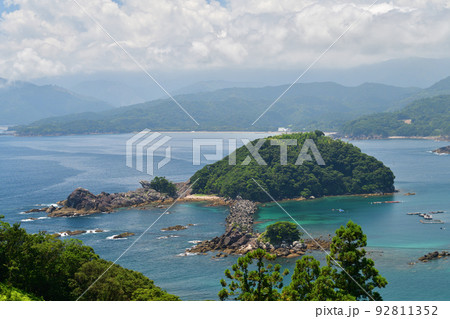 「徳島県」海陽町　竹ヶ島よりの眺望　葛島と東洋町を望む 92811352